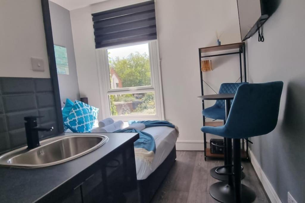Modern 1Bedroom Studio In London Center Экстерьер фото